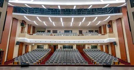 黔東南州文化劇場(chǎng)盛大啟用，惠民好戲連臺(tái)點(diǎn)亮群眾文化生活